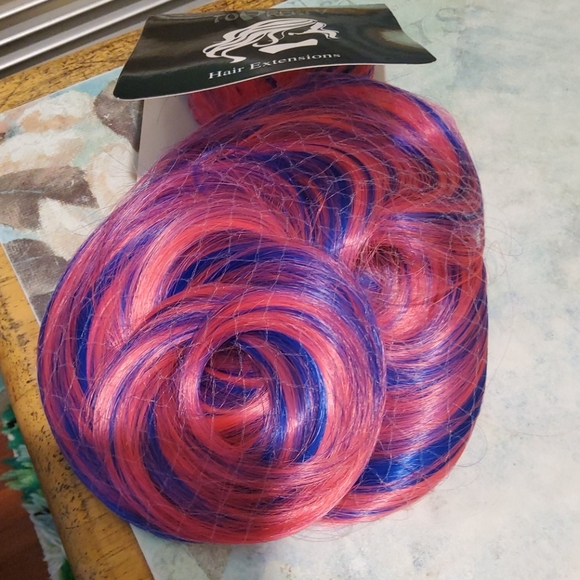 Heat Resistant 24in Colored Hair Extension - Picture 2 of 8